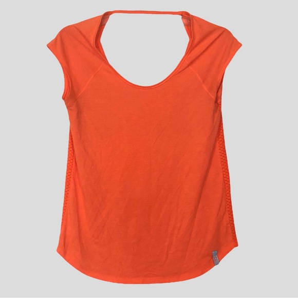 Under Armour Tops - Under Armour Heat Gear Woman’s Top Size Medium Orange Semi Fitted Workou…